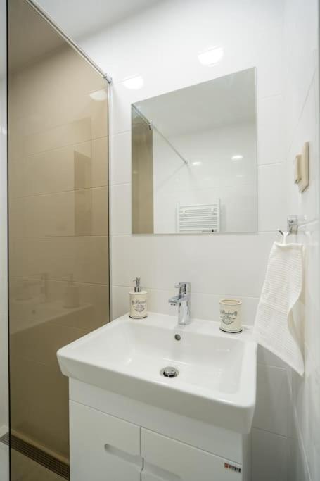 Top Location Central New & Spacious 3 Bdr Apt Medical Academy Sofie Exteriér fotografie